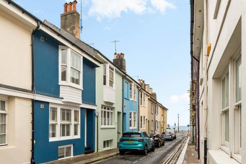 3 bed property, in Sussex Road, £800,000