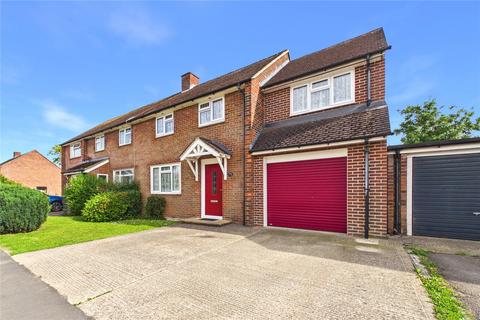 3 bed property, in Franklin Avenue, £400,000