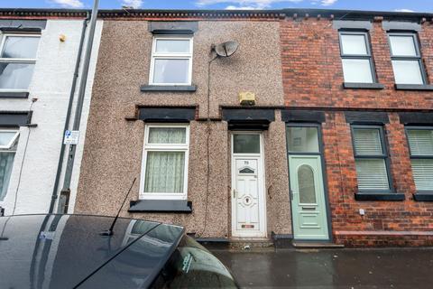 3 bed property, in Hall Street, £110,000