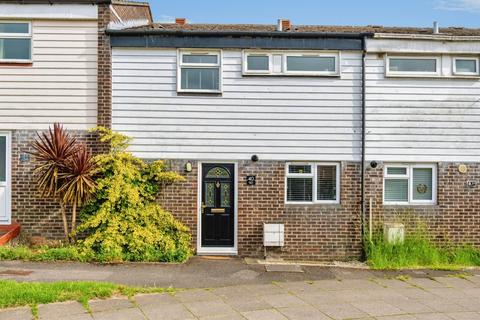 2 bed property, in Mercury Close, £240,000