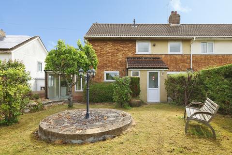 3 bed property, in Anne Crescent, £305,000