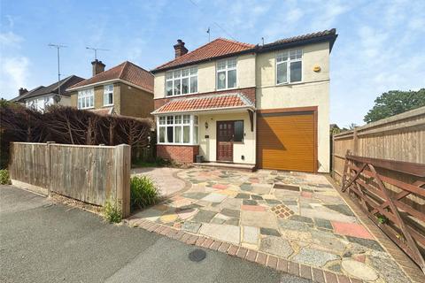 4 bed property, in Boxalls Lane, £525,000