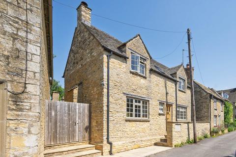 3 bed property, in Priory Lane, £900,000