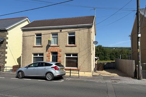3 bed property, in Cwmamman Road, £189,950