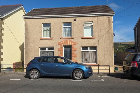 3 bed property, in Cwmamman Road, £189,950