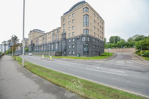 2 bed property, in Riverside Drive, £105,000