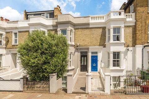 2 bed property, in Garratt Lane, £600,000
