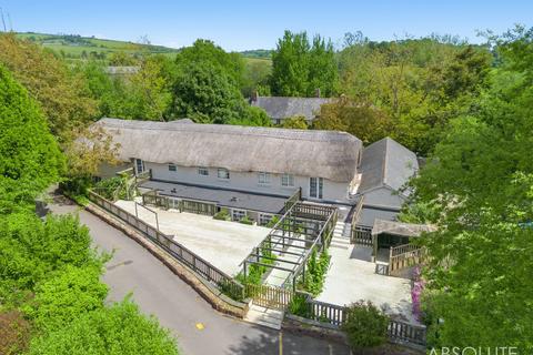 Studio, in Totnes Road, £735,000