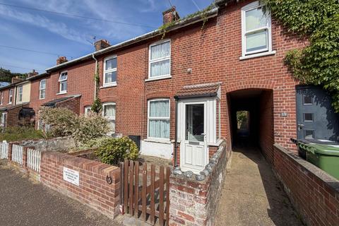 3 bed property, in Connaught Road, £240,000