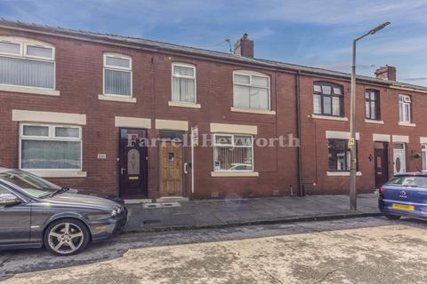 3 bed property, in Haig Avenue, £125,000