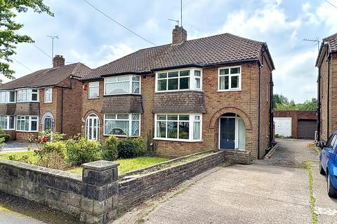 3 bed property, in Park Close, £189,950