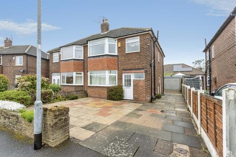3 bed property, in Kelmscott Crescent, £200,000