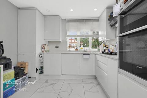 2 bed property, in Rutland Road, £500,000