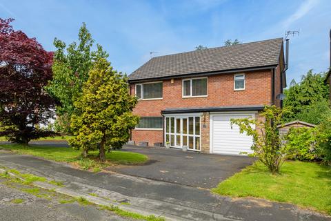 3 bed property, in Orchard Close, £700,000