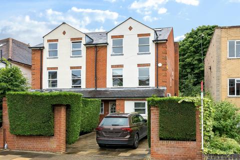 5 bed property, in Sudbrooke Road, £1,500,000