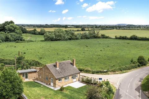 2 bed property, in North Street, £575,000