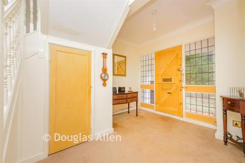 4 bed property, in Woodbury Hill, £1,250,000