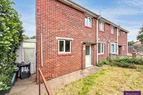 2 bed property, in Edinburgh Road, £135,000