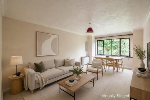 1 bed property, in Bonehurst Road, £180,000
