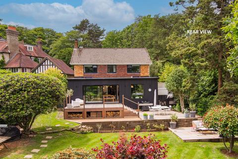 4 bed property, in School Lane, £825,000
