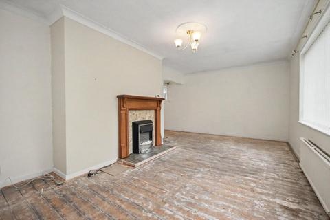 2 bed property, in Katrina Grove, £195,000