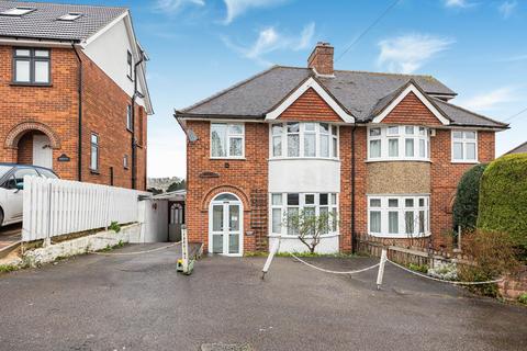 3 bed property, in Colville Road, £440,000