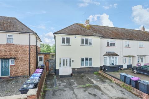 3 bed property, in King George Road, £500,000