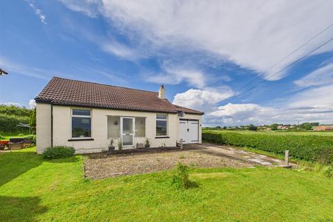 2 bed property, in Bolam Lane, £275,000