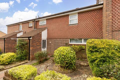 3 bed property, in Sandpiper Close, £300,000