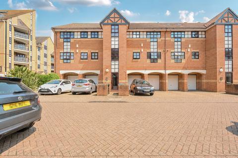2 bed property, in The Quay, £275,000