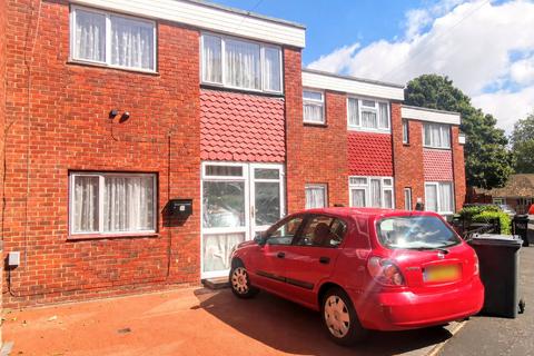 4 bed property, in Waterloo Street, £360,000