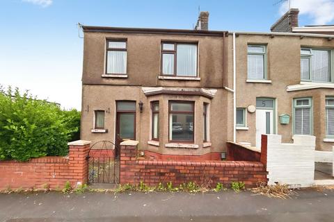 2 bed property, in Port Talbot SA13, £100,000