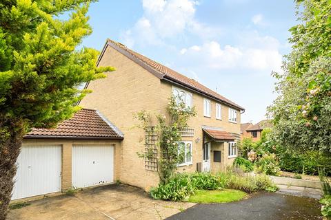 3 bed property, in Wellesley Close, £255,000