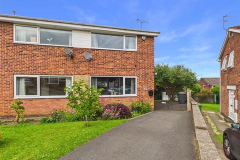 2 bed property, in Ravensdale Road, £250,000