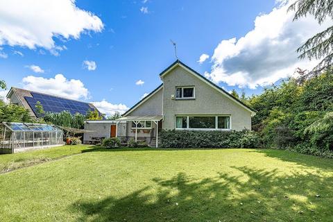 3 bed property, in 23, £325,000