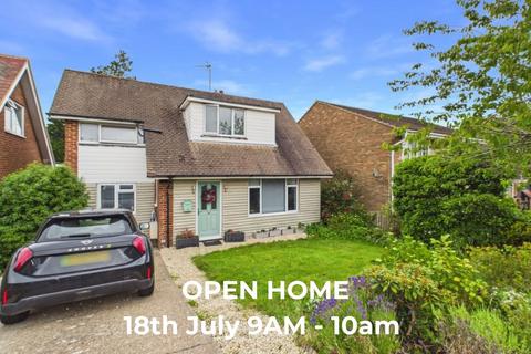 4 bed property, in Battle Gates, £450,000