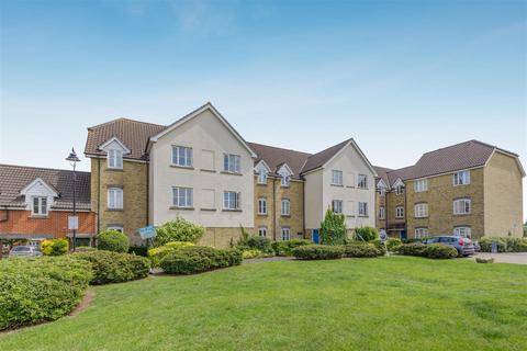 2 bed property, in Mercer Close, £195,000
