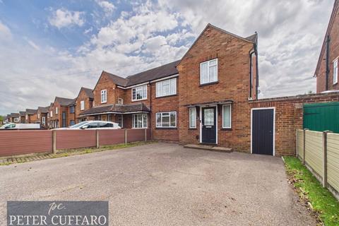 3 bed property, in Westfield Road, £440,000