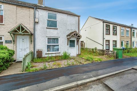 2 bed property, in High Road, £90,000