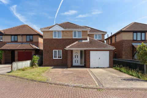 4 bed property, in Cleethorpes DN35, £355,000