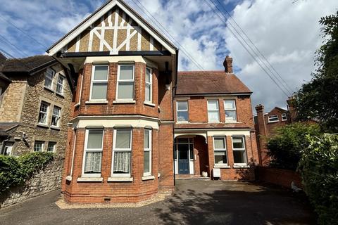 5 bed property, in 46 College Road, £470,000