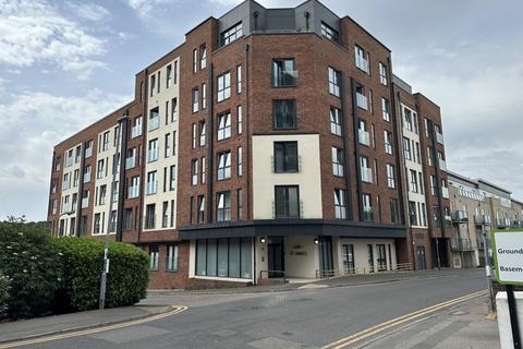 Studio, in Ground Rents, £130,000