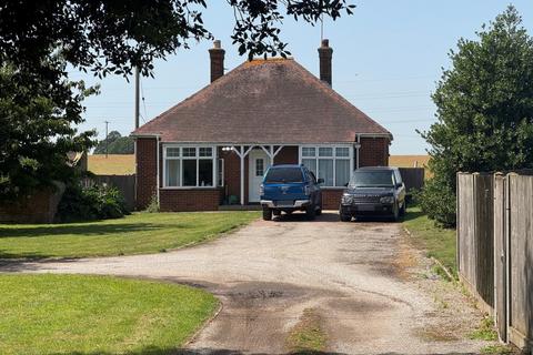 3 bed property, in Bobbing Court Bungalow, £260,000