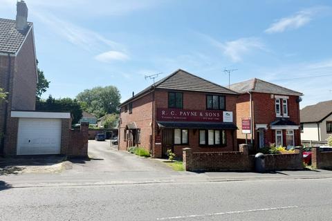 Studio, in 161 Woodmill Lane, £290,000