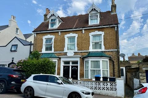 6 bed property, in 1 & 3 Mays Road, £350,000