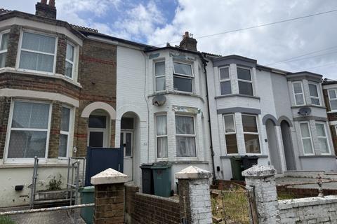 2 bed property, in 94 Pelham Road, £110,000