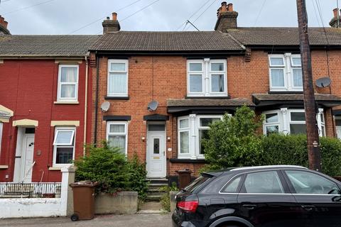 2 bed property, in 9 Maple Avenue, £220,000