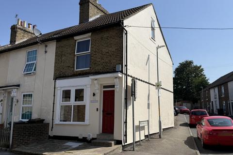 2 bed property, in Fisher Street, £300,000