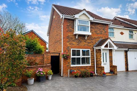 3 bed property, in Chater Drive, £360,000