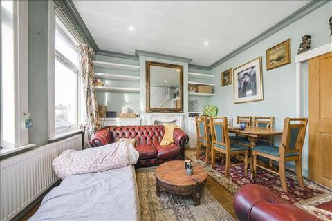 2 bed property, in Wilfred Owen Close, £270,000